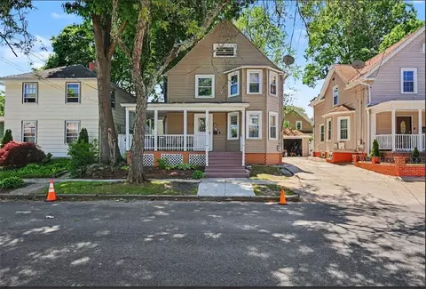 172 Massachusetts Ave, Providence, RI 02905