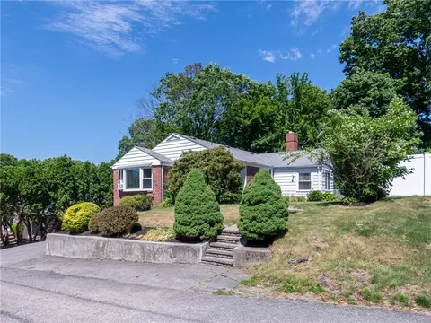 59 N Williams St, Johnston, RI 02919