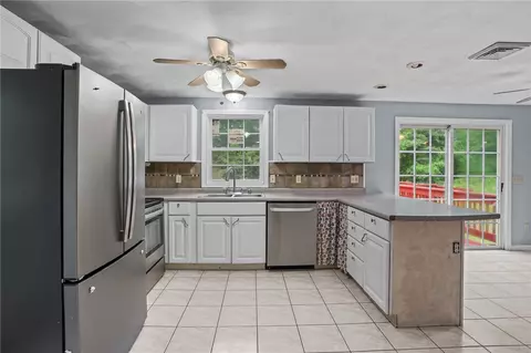 Kitchen - 59 Arcadia Rd, Exeter, RI 02822 photo 2 of 2