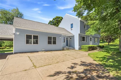 655 Saugatucket Rd, South Kingstown, RI 02879