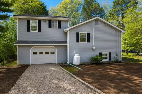 Exterior - 119 Hemlock Rd, South Kingstown, RI 02879 photo 2 of 9