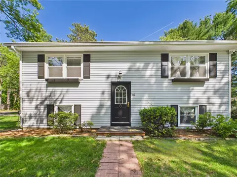 119 Hemlock Rd, South Kingstown, RI 02879