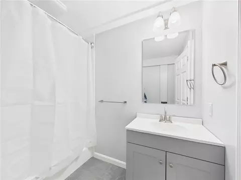 Bath - 119 Hemlock Rd, South Kingstown, RI 02879 photo 3 of 4
