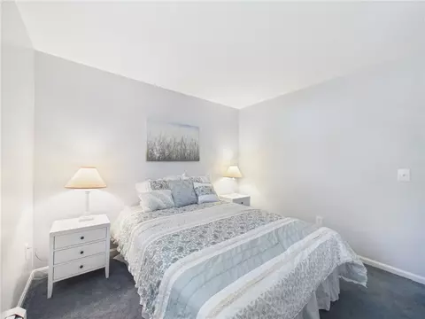 Bedroom - 119 Hemlock Rd, South Kingstown, RI 02879 photo 3 of 7