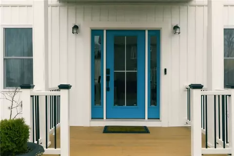 Entry Way - 269 Bellman Ave, Warwick, RI 02889 photo 1 of 8