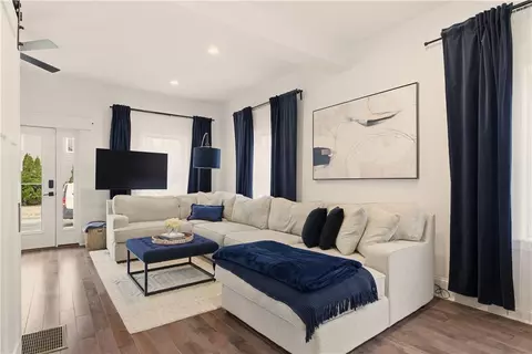 Living - 269 Bellman Ave, Warwick, RI 02889 photo 3 of 4