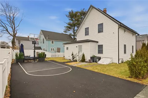 Exterior - 269 Bellman Ave, Warwick, RI 02889 photo 6 of 9