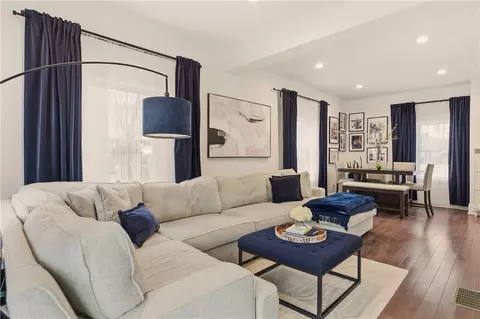 Living - 269 Bellman Ave, Warwick, RI 02889 photo 4 of 4