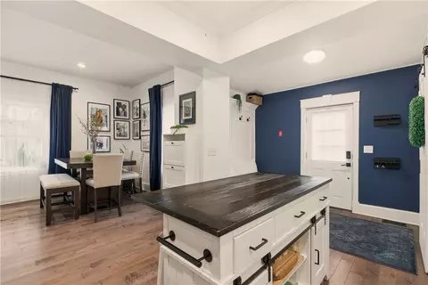 Entry Way - 269 Bellman Ave, Warwick, RI 02889 photo 2 of 8