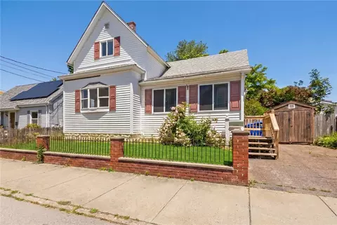121 Samuel Ave, Pawtucket, RI 02860
