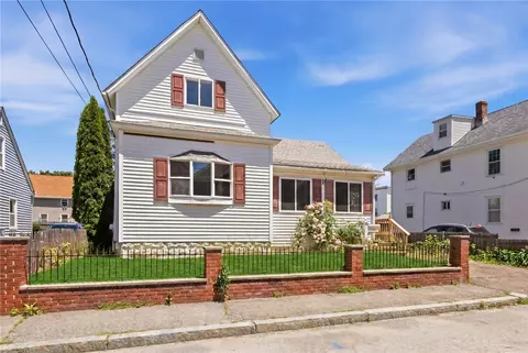 121 Samuel Ave, Pawtucket, RI 02860