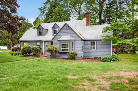 64 White Birch Rd, Cranston, RI 02920