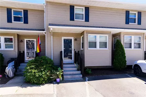 169 Courtland St #6, Providence, RI 02909