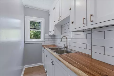 Kitchen - 428 9th Ave, Woonsocket, RI 02895 photo 4 of 4