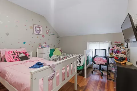 Bedroom - 428 9th Ave, Woonsocket, RI 02895 photo 12 of 17