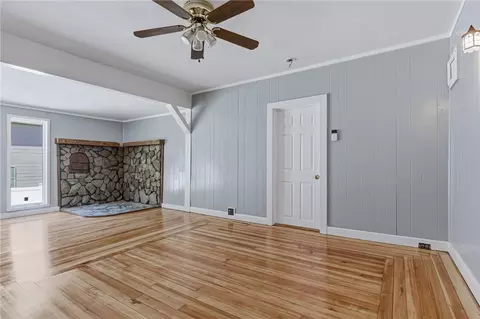 Living - 428 9th Ave, Woonsocket, RI 02895 photo 5 of 6