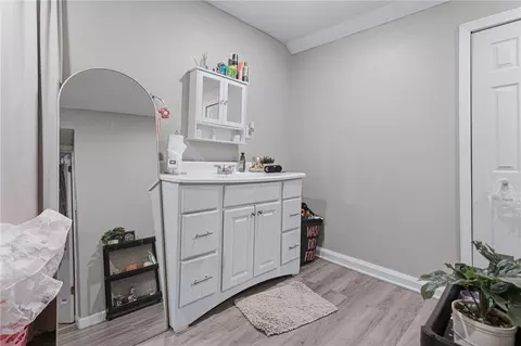 Bath - 428 9th Ave, Woonsocket, RI 02895 photo 3 of 4