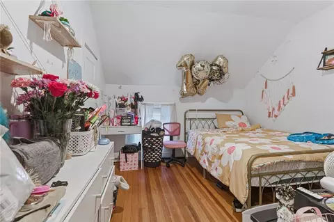 Bedroom - 428 9th Ave, Woonsocket, RI 02895 photo 14 of 17