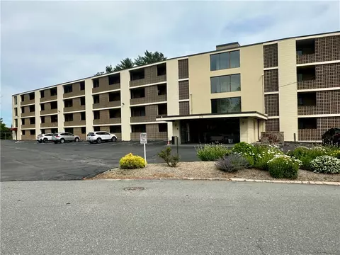 175 Hoffman Ave #309, Cranston, RI 02920