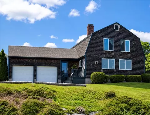 6 J H Dwyer Dr, Middletown, RI 02842