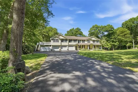 71 Rolling Hill Dr, Exeter, RI 02822