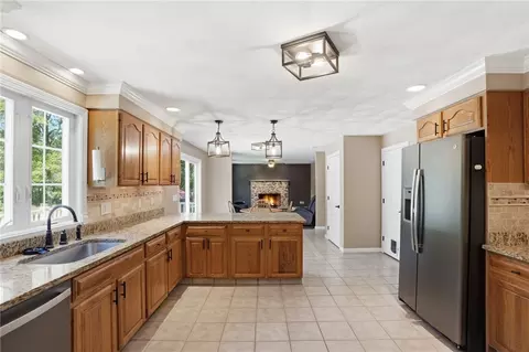 Kitchen - 71 Rolling Hill Dr, Exeter, RI 02822 photo 2 of 4
