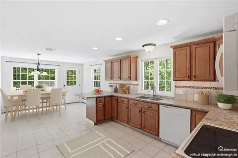 Kitchen - 71 Rolling Hill Dr, Exeter, RI 02822 photo 3 of 4