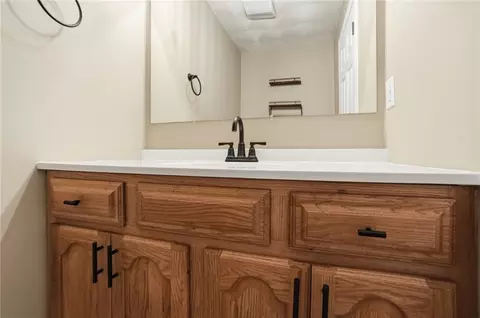 Bath - 71 Rolling Hill Dr, Exeter, RI 02822 photo 1 of 6