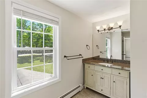 Bath - 71 Rolling Hill Dr, Exeter, RI 02822 photo 3 of 6