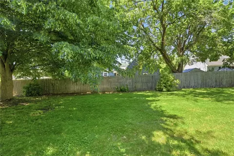 5 Lee Dr, Warren, RI 02885 photo 6
