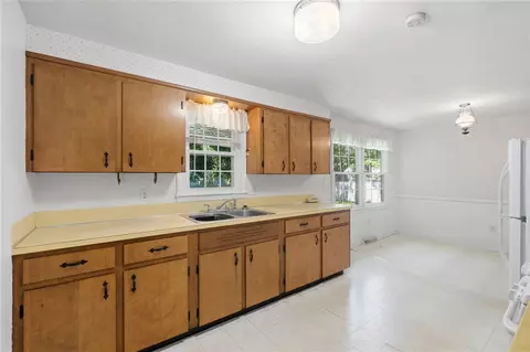 5 Lee Dr, Warren, RI 02885 photo 10