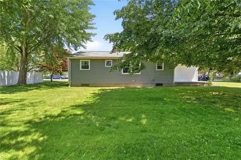 Exterior - 5 Lee Dr, Warren, RI 02885 photo 3 of 7