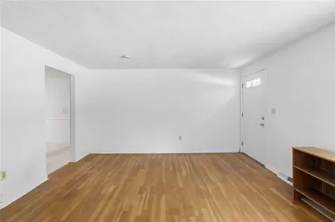 Living - 5 Lee Dr, Warren, RI 02885 photo 1 of 4