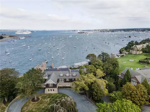 127 Harrison Ave #2, Newport, RI 02840