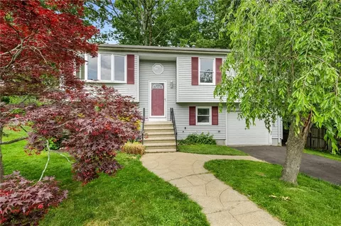 1 Jared Ct, North Providence, RI 02911