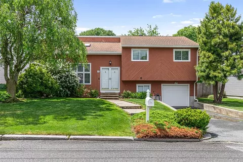 63 Lynde St, Providence, RI 02908