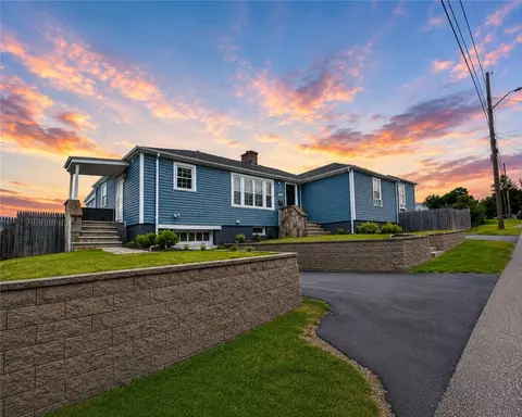 44 Pavilion Ave, Cranston, RI 02920