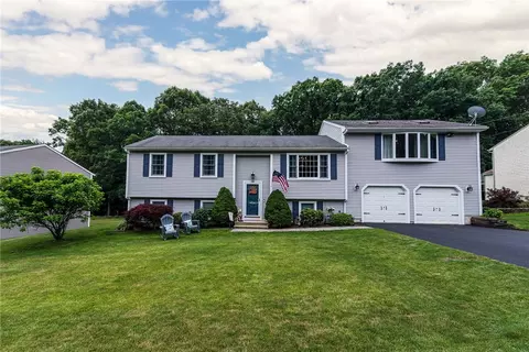 180 Mesa Dr, North Kingstown, RI 02852