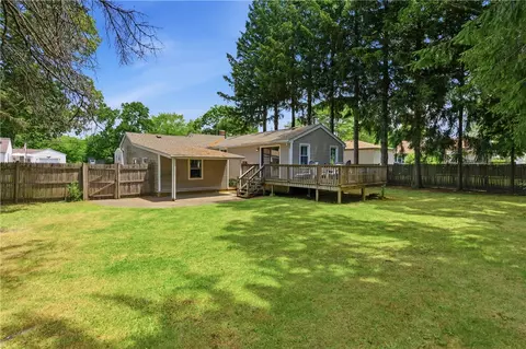 Exterior - 351 Maple St, Warwick, RI 02888 photo 4 of 9