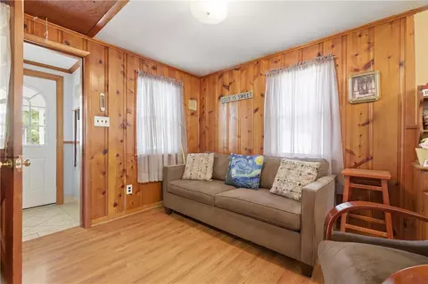 Living - 351 Maple St, Warwick, RI 02888 photo 1 of 2