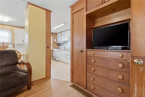 Entry Way - 351 Maple St, Warwick, RI 02888 photo 2 of 3