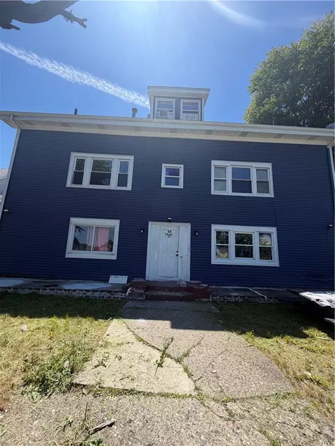54 Pearl St, Pawtucket, RI 02860