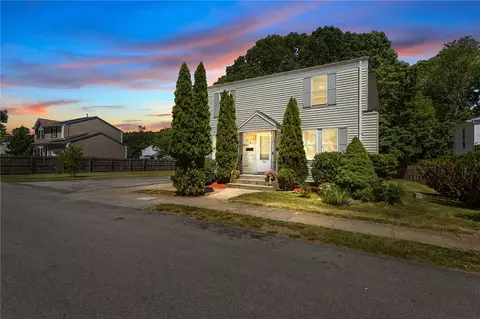 58 Perkins Ave, Cranston, RI 02910