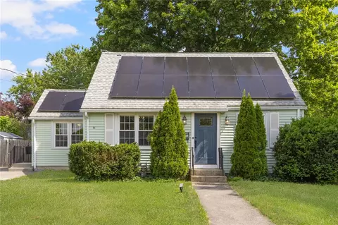 100 Penguin Ave, East Greenwich, RI 02818
