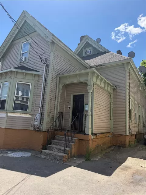 147 Parade St, Providence, RI 02907