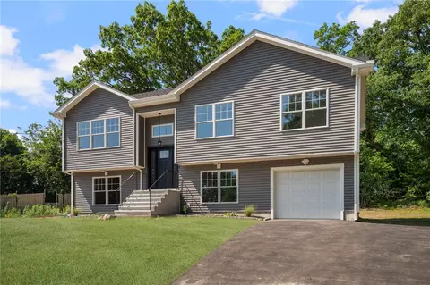 18 Pleasantview Ave, Johnston, RI 02919