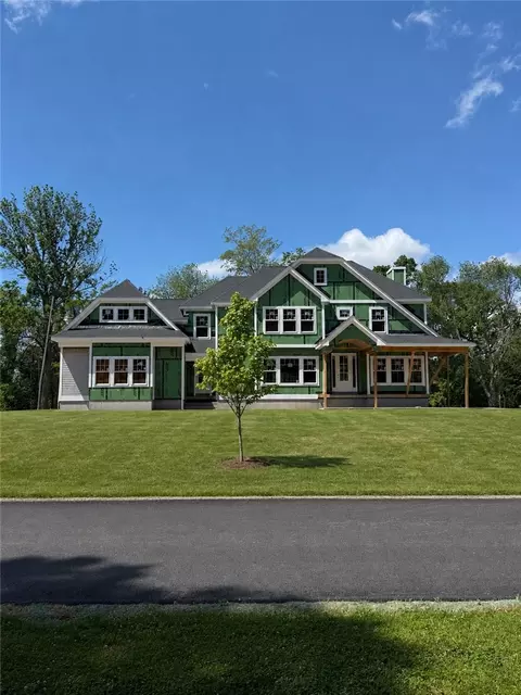 35 Carrs Ln, North Kingstown, RI 02852