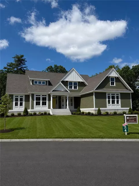 87 Carrs Ln, North Kingstown, RI 02852