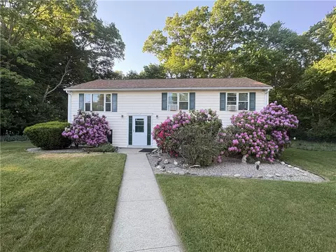 5 Lions Dr, Coventry, RI 02816