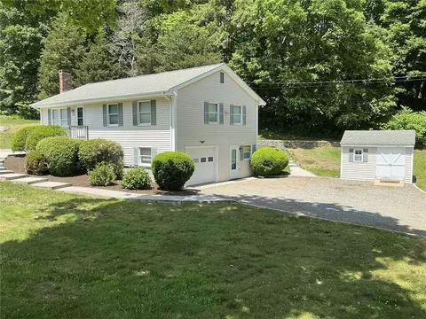 196 Narragansett Ave, South Kingstown, RI 02879